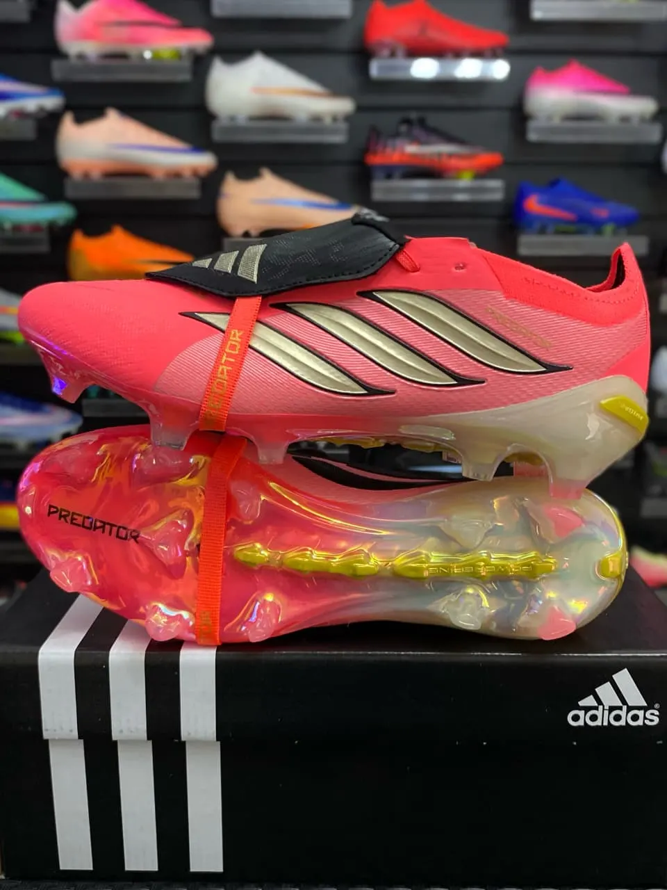 Adidas Adidas Predator Coral y Dorado — botín, foto principal